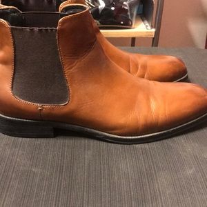 Kenneth Cole New York clean cut Chelsea boot